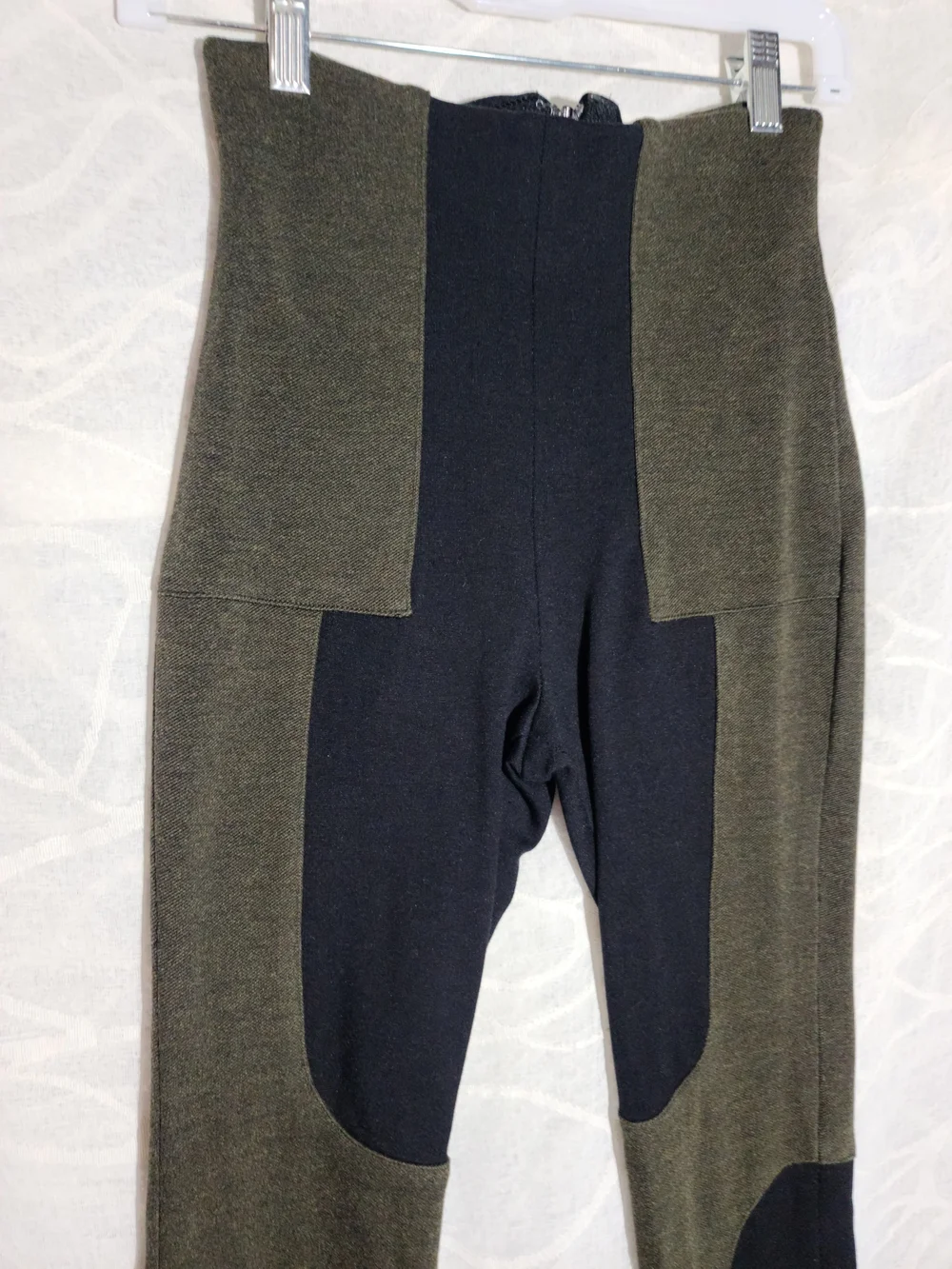 BCBGMaxAzria Olive and Black High-Waist Ponte Leggings